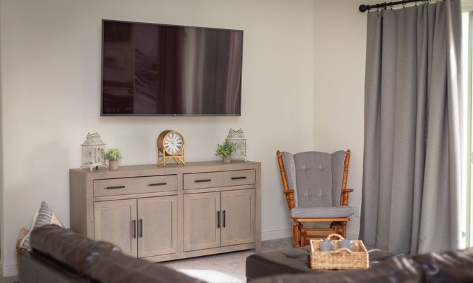 Clovis House | Serenity in Clovis: 3BR, 2.5BA Retreat for Your Getaway, Close to National Parks