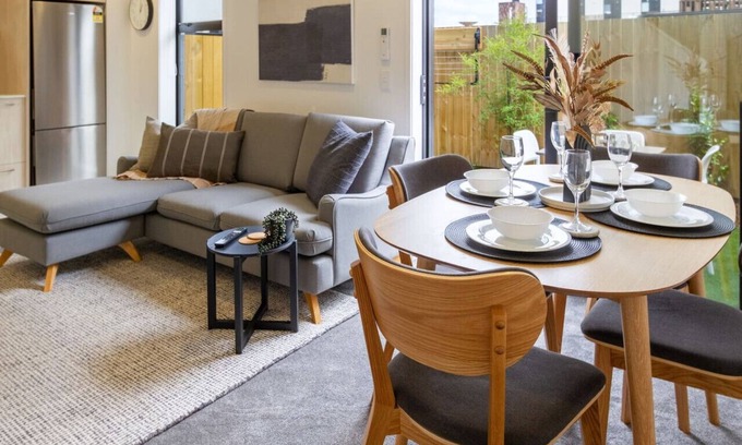 Christchurch City Centre House | Serenity in the Centre: 2 bed 2 bath