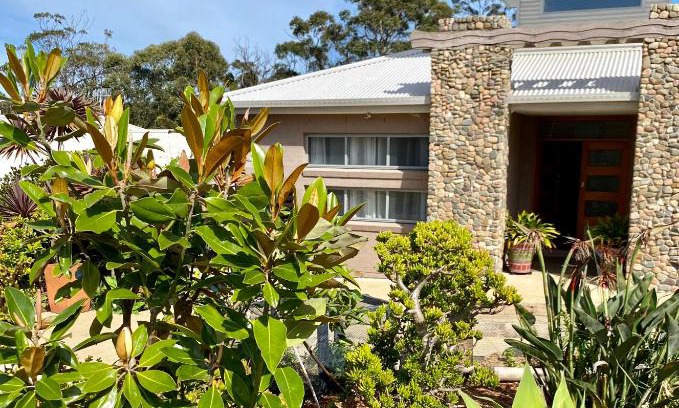 Dolphin Point Bed & Breakfast | Serenity Lodge for Couples
