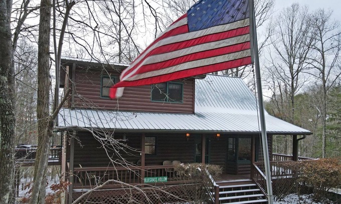 My Mountain Cabin | Serenity Now-3br/3ba, Hot Tub, Pool Table,Wifi