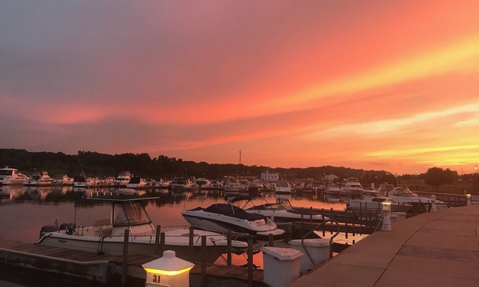 Portage Condo | Serenity on the Shores - with easy transport to Chicago/SouthShore across the St