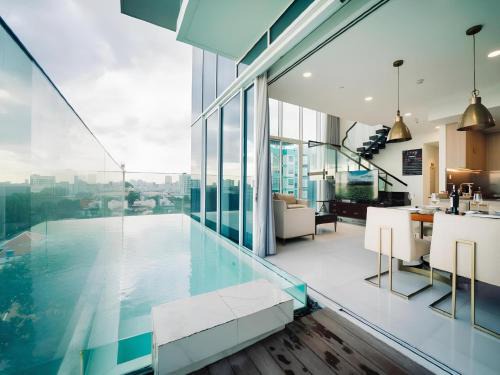 District 3 Villa | Serenity Saigon Sky Villas - Free One Way Airport Shuttle