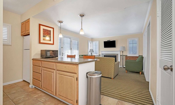Norwich Condo | Serenity Shore & Casino Villa at Norwich Inn & Spa