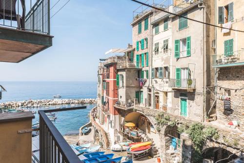 Riomaggiore Apartment | Sergeant First Class Riomaggiore