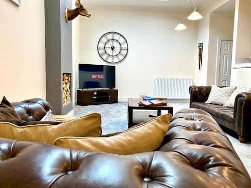 Elgin Apartment | Serviced Accommodation Moray Lesmurdie House, Elgin - Free Parking, Free WiFi