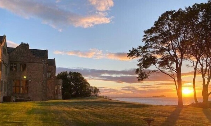 North Berwick House | Set in beautifully landscaped gardens overlooking West Links, Broadsands Beach and Firth of Forth.