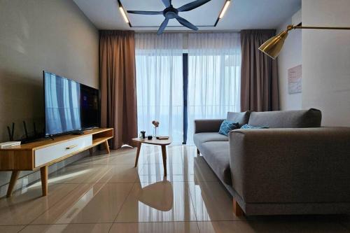 Shah Alam Apartment | Setia Alam Walking Distance Convention Centre 2 Bedroom 2-4pax