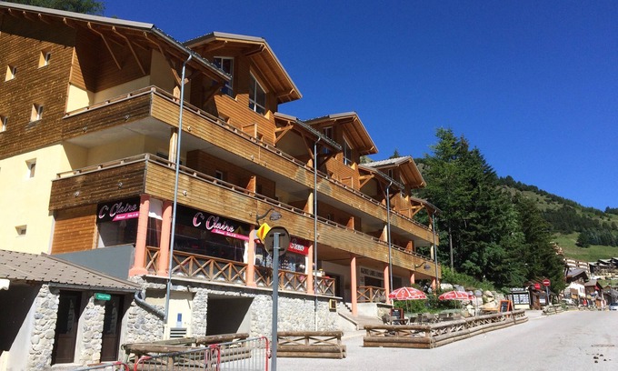Allos Condo | seulement 50m de la navette casiers à skis