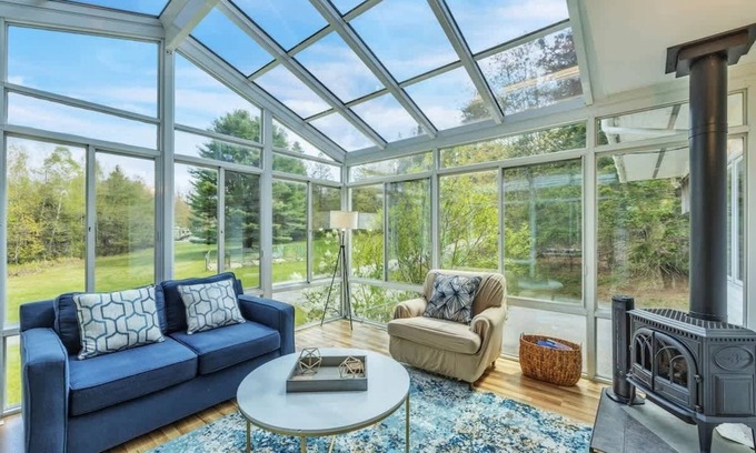 Hancock House | Seven Bells Cottage- Close to Ocean!