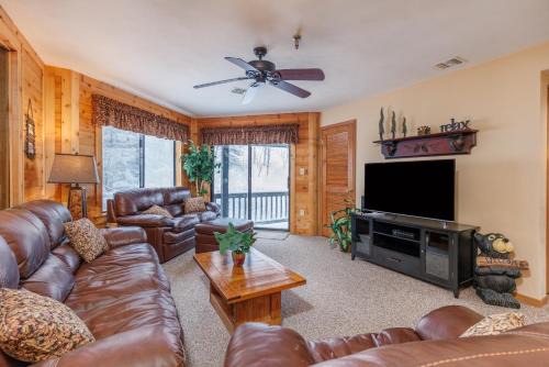 Seven Springs Apartment | Seven Springs Stoneridge 3 Bedroom Standard Condo, Private Deck condo