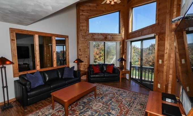 Seven Springs Apartment | Seven Springs Stoneridge 3 Bedroom & Loft Standard Condo, walking distance to slopes! condo