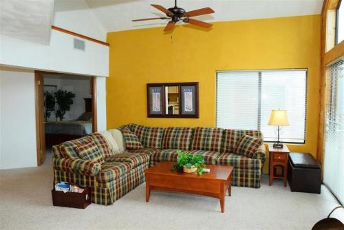 Seven Springs Apartment | Seven Springs Sunridge 3 Bedroom Standard Condo with Loft, Ski-In Out condo