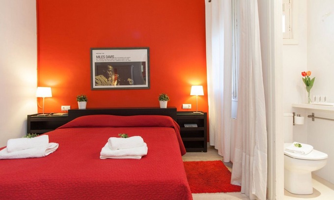 La Sagrada Familia Apartment | SF An apartment 300 meters from the Sagrada Familia temple - FREE WIFI