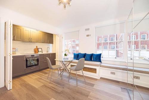 City of Westminster House | SG, Boutique Mayfair Central London Apartment