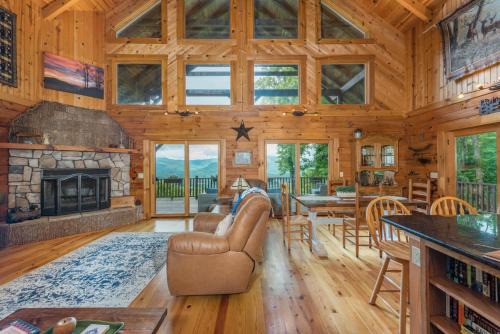 Fletcher House | Shadow Ridge Retreat Pet Friendly and Views