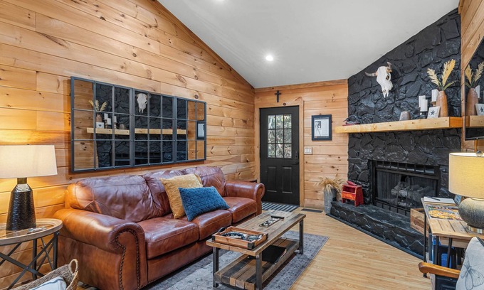 Sautee Nacoochee Cabin | Shadows Nest - 3rd Night Free! See Details Below.