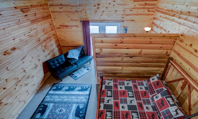 Pine Ridge Cabin | Shady Oaks Cabin 4 in Red River Gorge Pet Friendly Hi Speed Internet 🛜