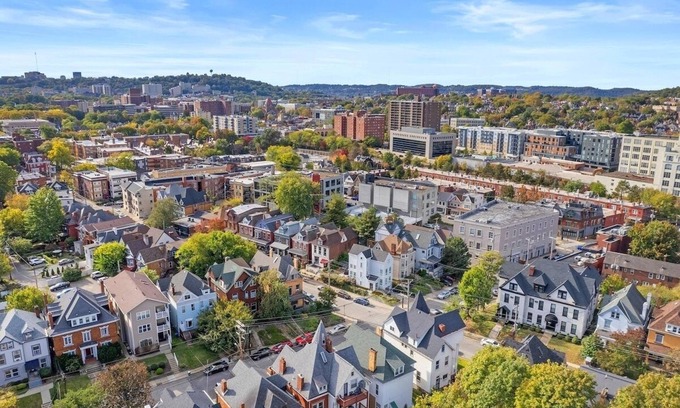East Liberty Apartment | Shadyside/Central @2 Bright and Stylish Studio with Free Parking