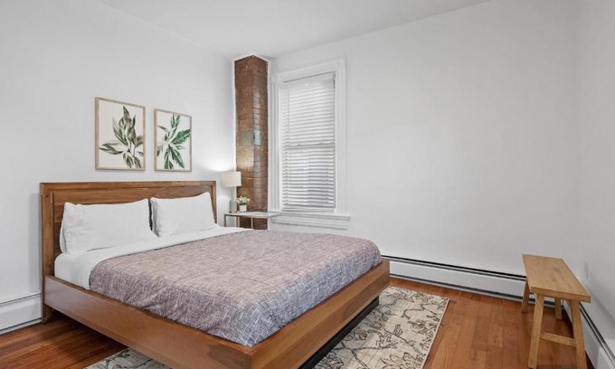Shadyside Apartment | Shadyside, Pittsburgh, Modern and Cozy 1 Bedroom Unit3 with Free Parking