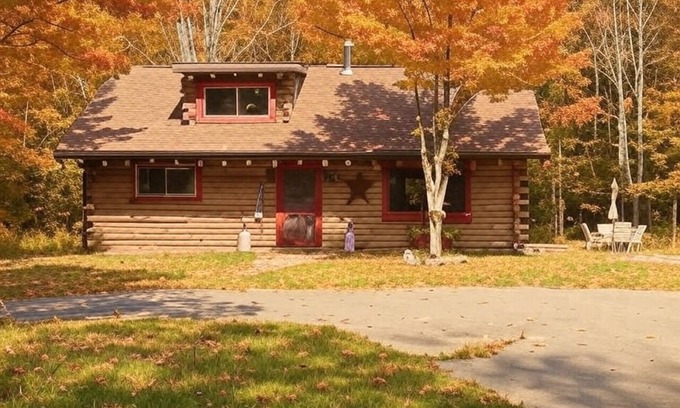 Sault Ste. Marie Cabin | Shaky Jack’s Cabin - Charming cabin in lovely Sault Ste. Marie
