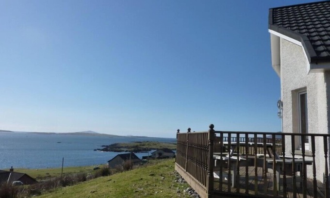 Outer Hebrides Cottage | SHALOM COTTAGE, pet friendly, luxury holiday cottage in Leverburgh
