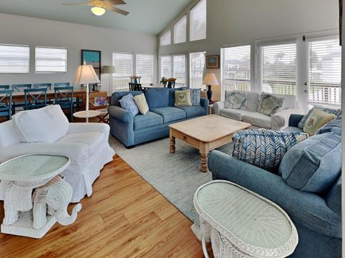 Pirates Beach House | Shangri La La