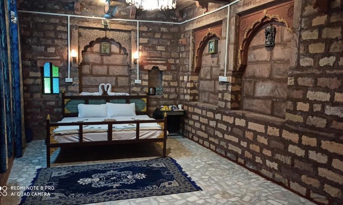 Gulab Sagar Bed & Breakfast | Shangri-La The Heritage Haveli