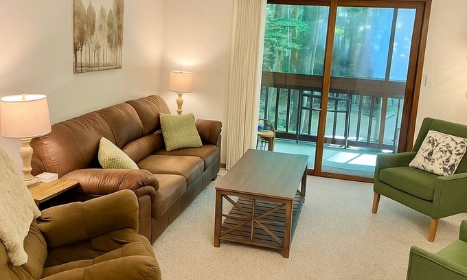 Bellaire Apartment | Shanty Creek Condo: Fall colors, skiing, relax
