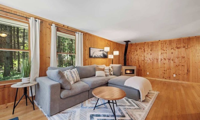 Bellaire House | Shanty Creek, Golf, Families, Vacation, Pool Pass