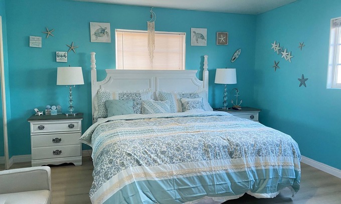 Rosemead Bed & Breakfast | Share house - Blue Ocean King Bed and Sofa Bed