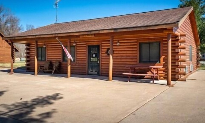 Neillsville Cottage | Shared bunkhouse with individual private rooms with separate toilets and showers for men and women