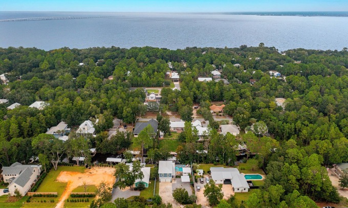 Santa Rosa Beach Condo | Shared Room POOL access BAY ACESS and BOAT slip