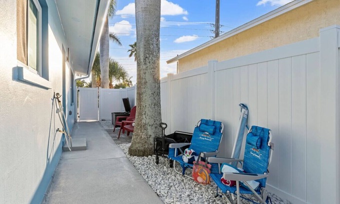 Cocoa Beach Apartment | Shark Tank Cocoa Beach 4 2BR Units 8BR Total Each Sleeps 5 Walk to Beach