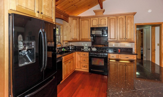 Whispering Forest Cabin | Shasta Mountain Cabin#1916