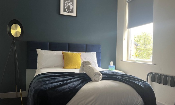 Sheffield House | Sheffield Sanctuary - 4 Bedroom House