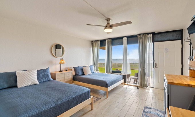 Rockport Apartment | Shell Room – Cozy studio comfort with resort amenities on the bay