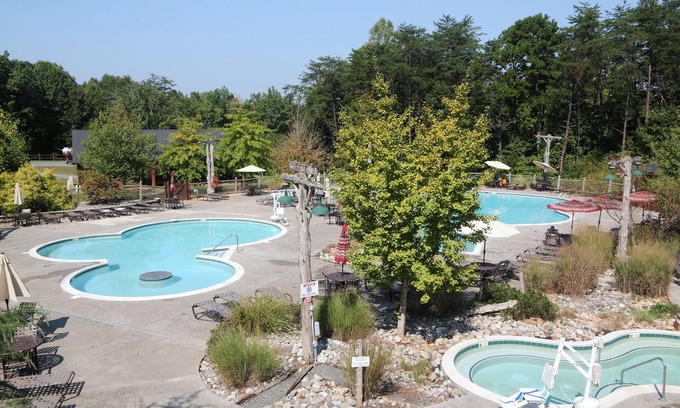 Gordonsville Cabin | Shenandoah Crossing, Gordonsville, Virginia, 2 Bedroom Resort Cabin