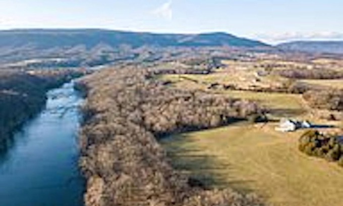 Stanley House | Shenandoah River Retreat