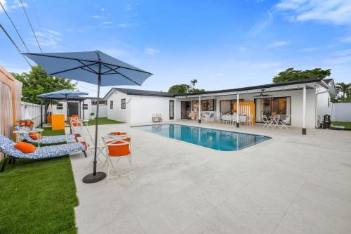 Miramar House | Sheraton Villa 3BR with Pool 10 Mins from Hard Rock Stadium