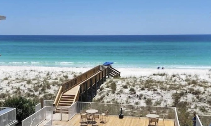 Pensacola Beach Condo | Shine Bright at Starboard Light! Stunning condo located next to the water!