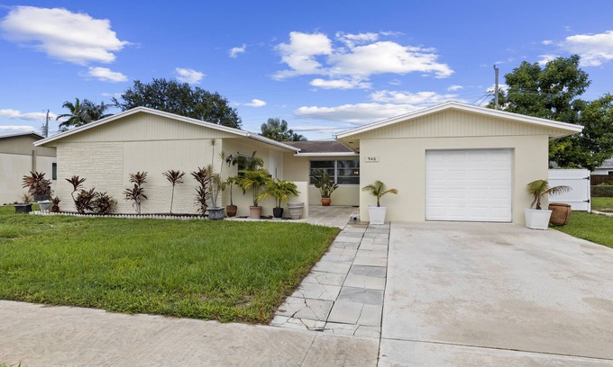 Florida North Atlantic Coast House | Ship To Shore-Close to Beach