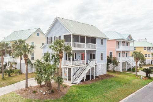 Oceanmarsh Subdivision House | Shipwatch Beach House - Ocean Views! Shared Pool!
