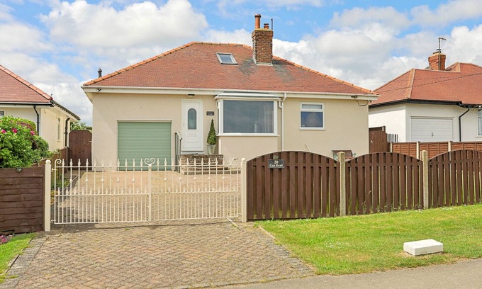 Filey House | Shoe Buttons Cottage at Gap Road