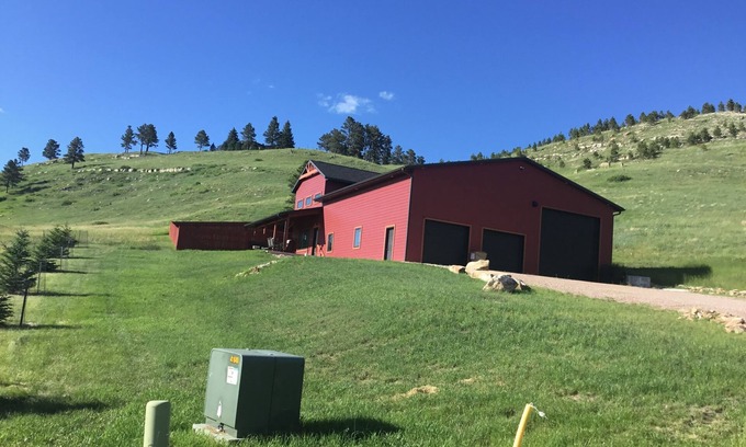 Blackhawk House | Shome Barnominium 3700 sq Full RV hookup 7 beds