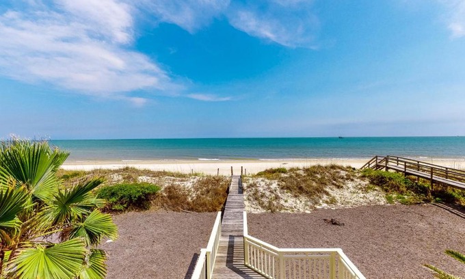 Plantation House | Shore Beats Work