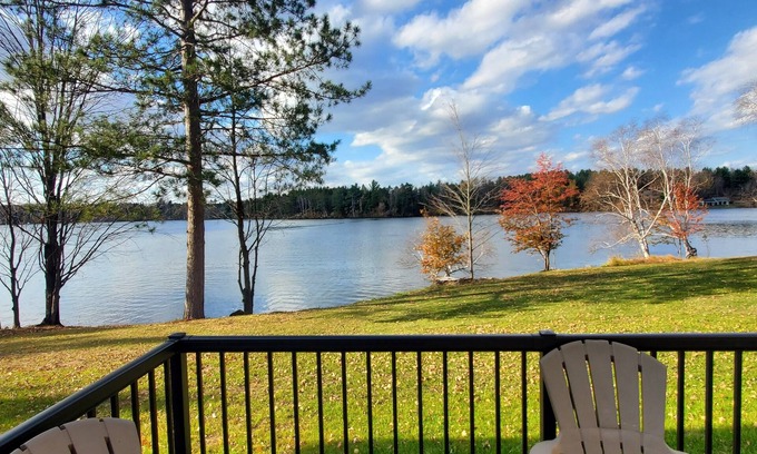 Phillips Cabin | Shore View Cabins- Cabin 1- lakefront vacation rental on the Phillips Chain