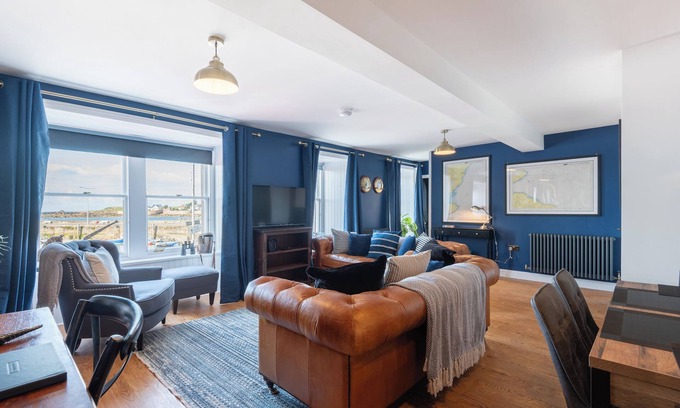 Anstruther Apartment | Shorefront Apartment - Sea View with 3 Bedrooms