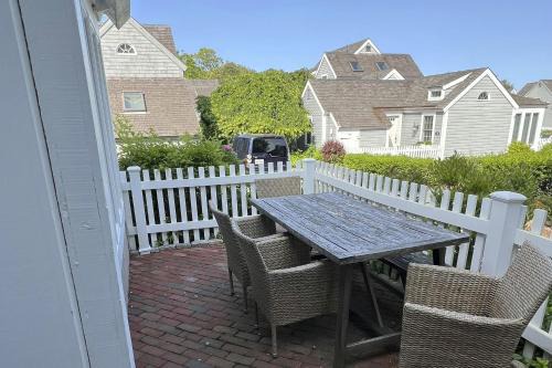 Mashpee House | Shoreline Escape