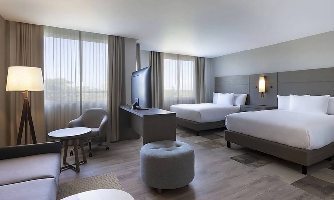 Zona Hotelera Apartment | Short Distance From The Well Known Sites! 3 Spacious Units, Free Parking, Pool