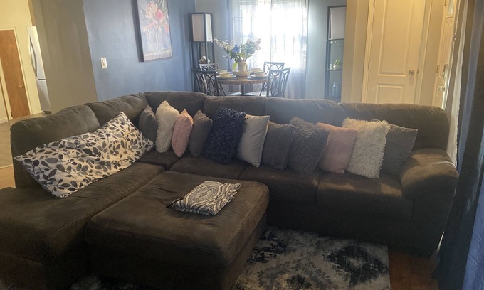 Inkster House | Short distance travel to and from DTW Airport.